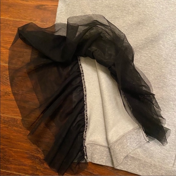 Chelsea28 gray sweatshirt with mesh ruffle detail - Picture 10 of 11
